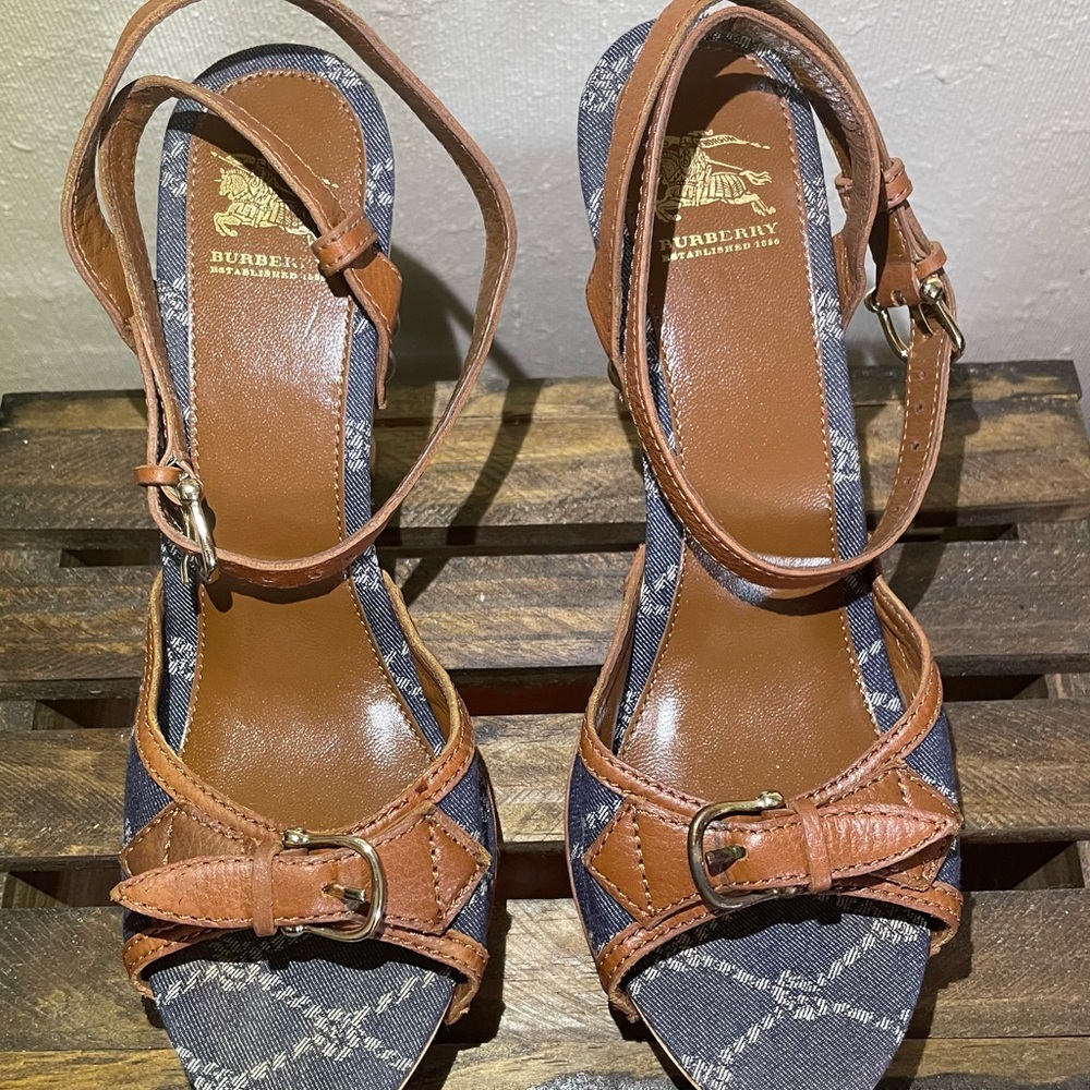 Burberry Wooden Platform Open Toe Heel Ankle Strap Sze 41 (US 10) Make An Offer! - Picture 2 of 10